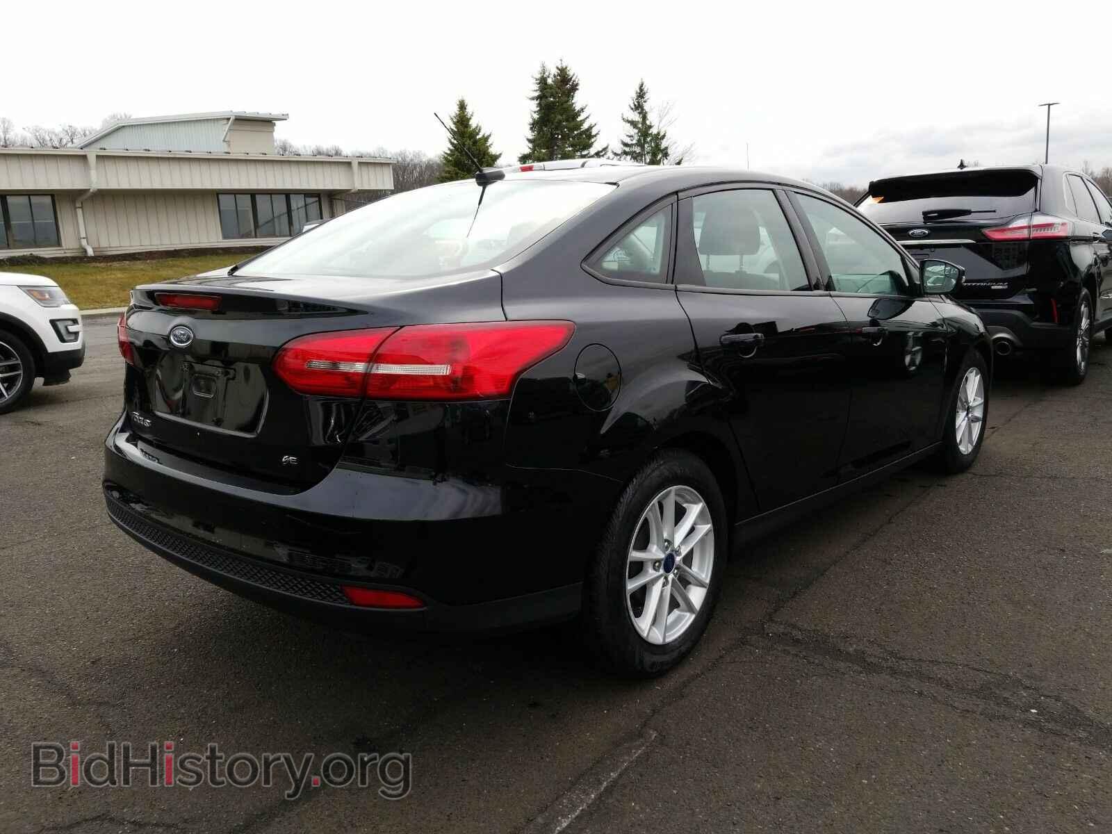 2017 Ford Focus - VIN: 1FADP3F25HL207670 - Фото 2
