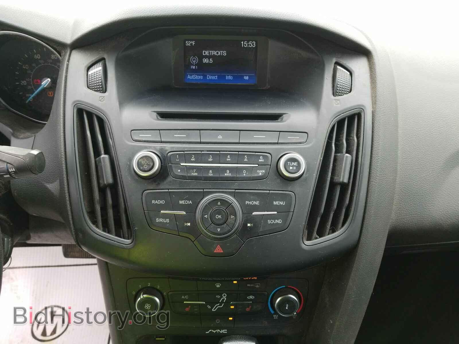 2017 Ford Focus - VIN: 1FADP3F29HL283506 - Photo 4