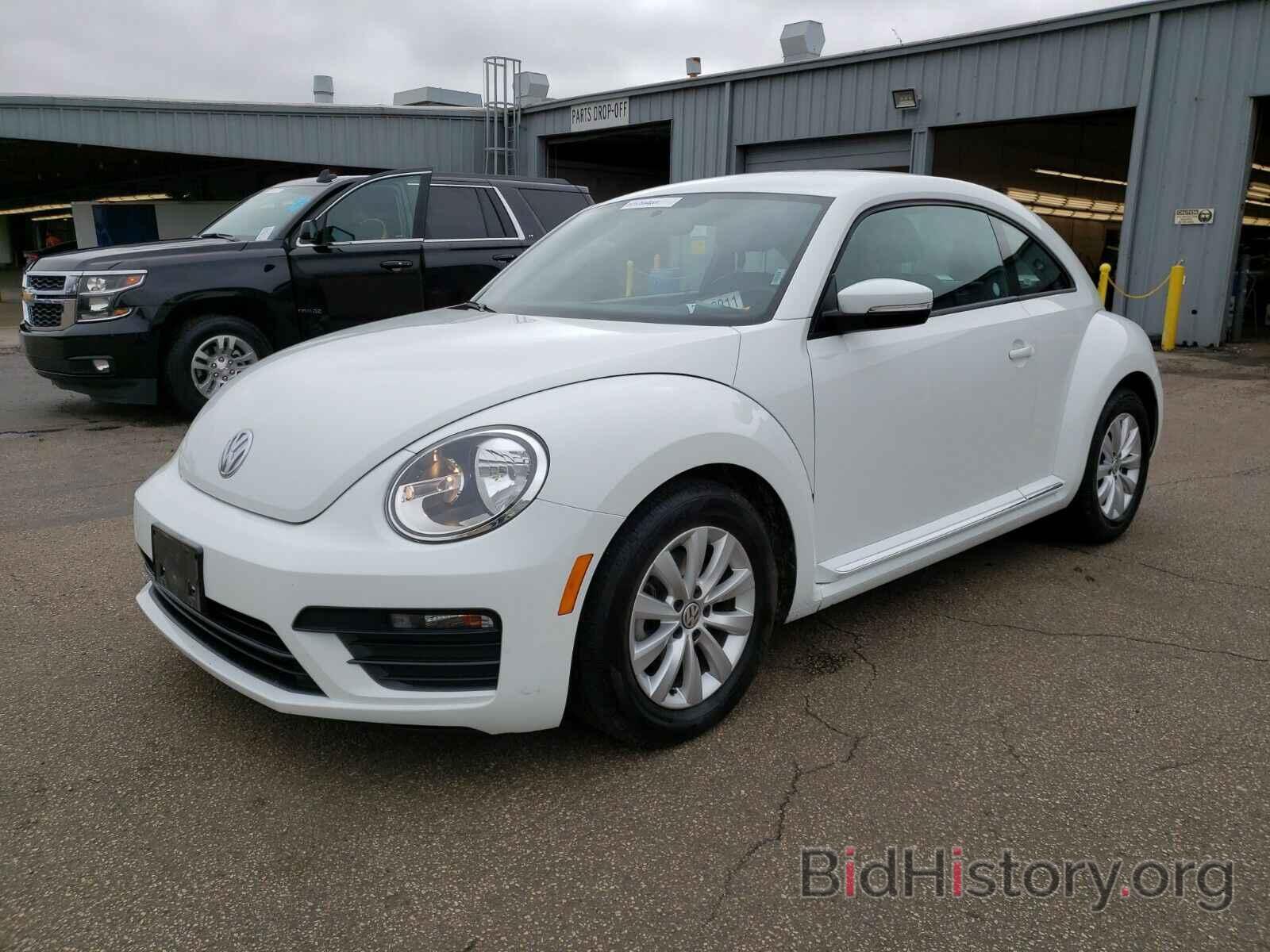 Photo 3VWFD7AT5KM705776 - Volkswagen Beetle 2019