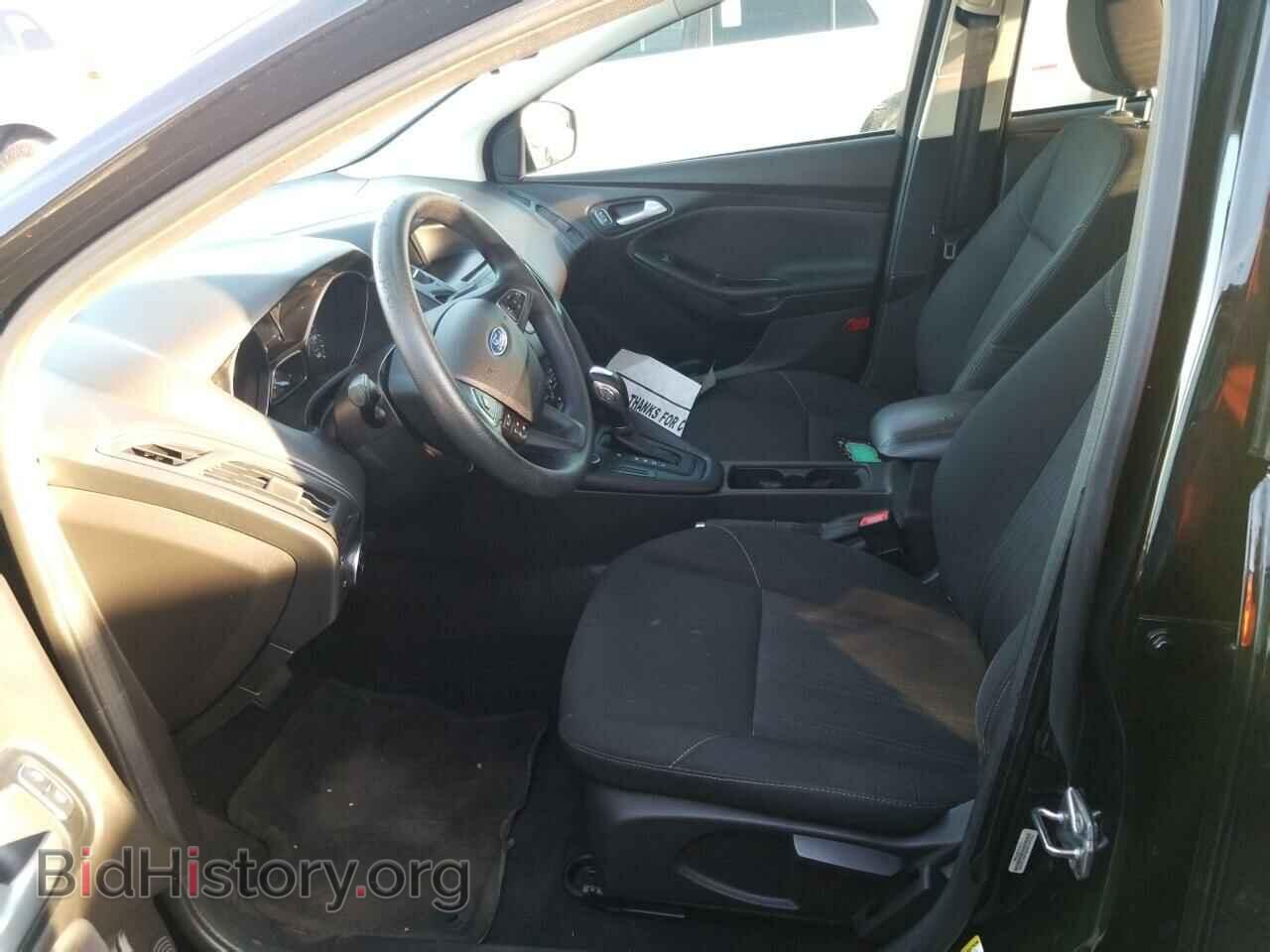 2016 Ford Focus - VIN: 1FADP3F29GL246664 - Photo 3