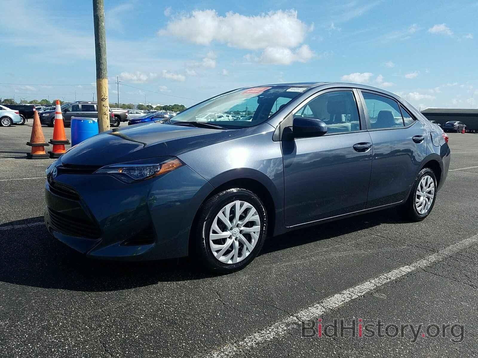 Photo 5YFBURHE2HP678414 - Toyota Corolla 2017