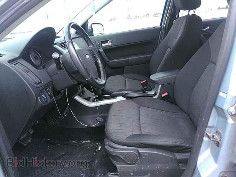 2009 Ford Focus - VIN: 1FAHP35N19W182005 - Фото 3