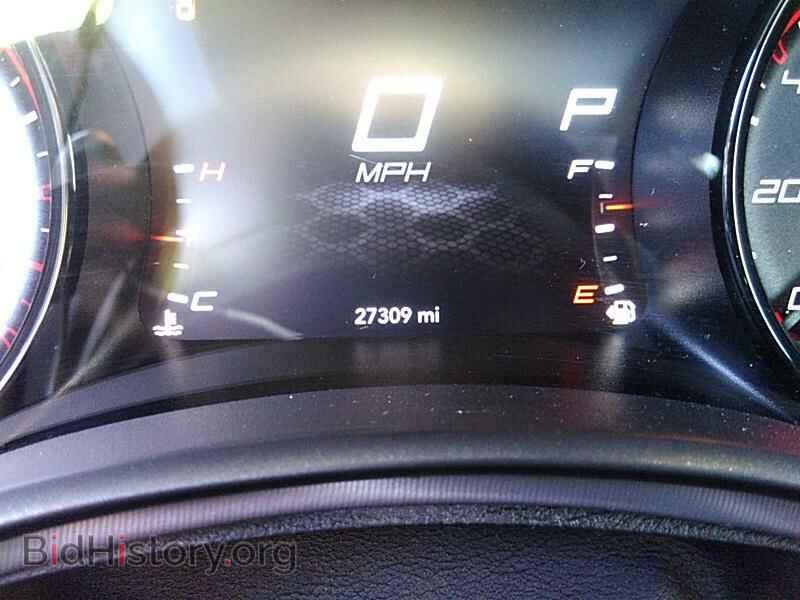 2019 Dodge Charger - VIN: 2C3CDXHGXKH608042 - Фото 5