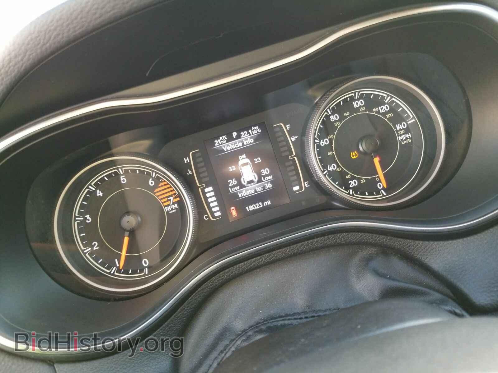 2019 Jeep Cherokee - VIN: 1C4PJLCB7KD301032 - Фото 5