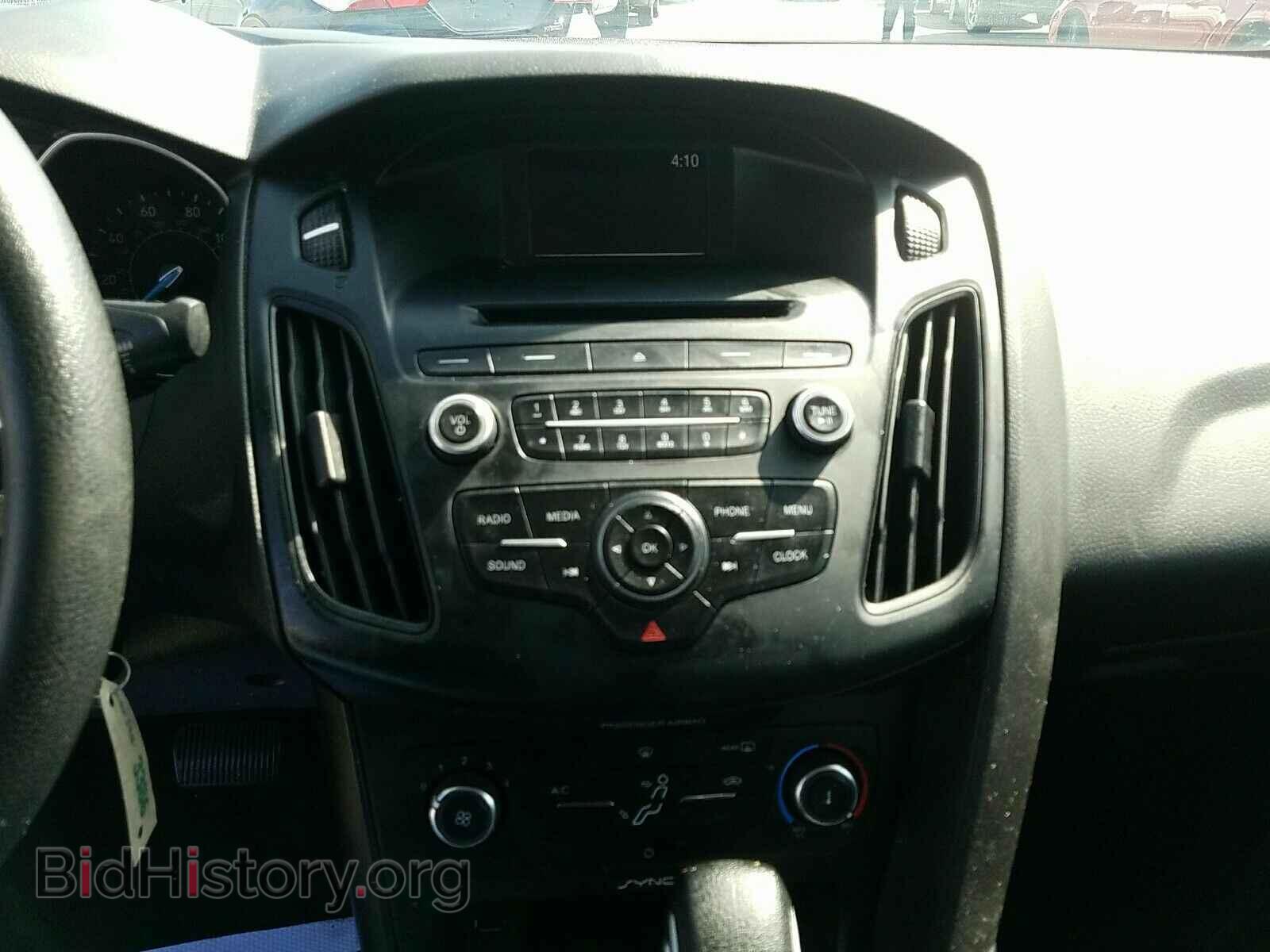 2017 Ford Focus - VIN: 1FADP3E22HL308571 - Фото 4
