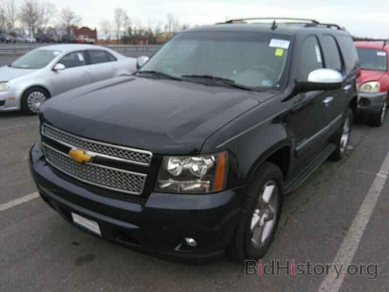 Photo 1GNSKCE0XDR215598 - Chevrolet Tahoe 2013