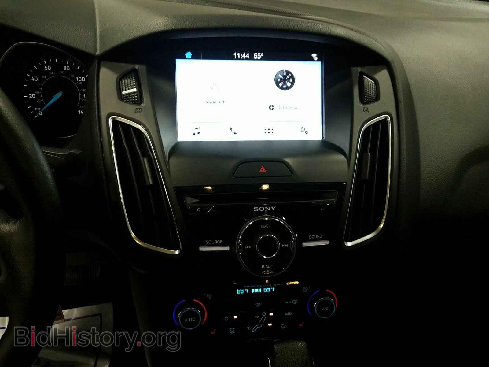 2017 Ford Focus - VIN: 1FADP3H2XHL240743 - Фото 4