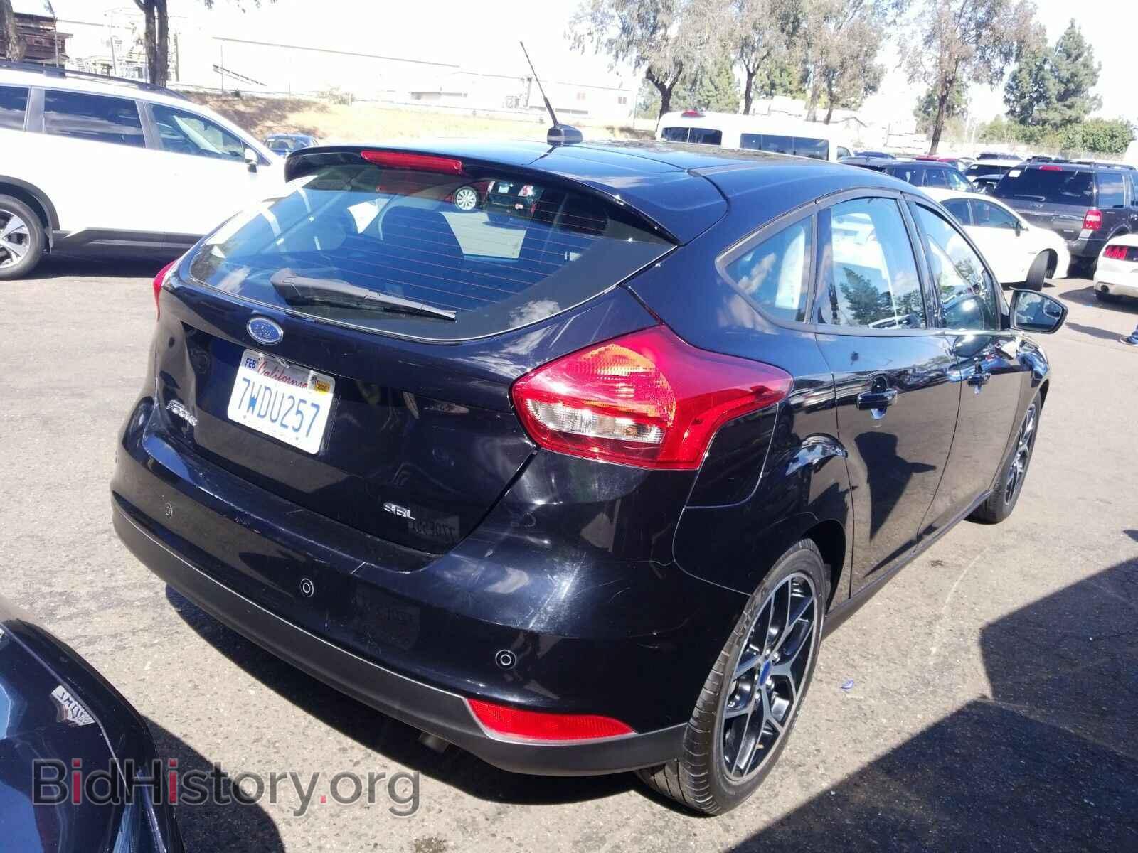 2017 Ford Focus - VIN: 1FADP3M24HL214869 - Фото 2