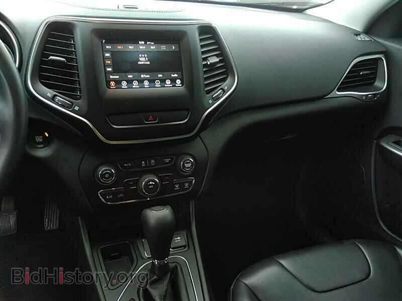 2019 Jeep Cherokee - VIN: 1C4PJLLB2KD151721 - Фото 4