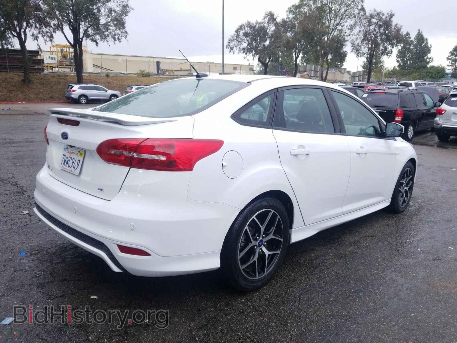 2016 Ford Focus - VIN: 1FADP3F26GL399244 - Фото 2