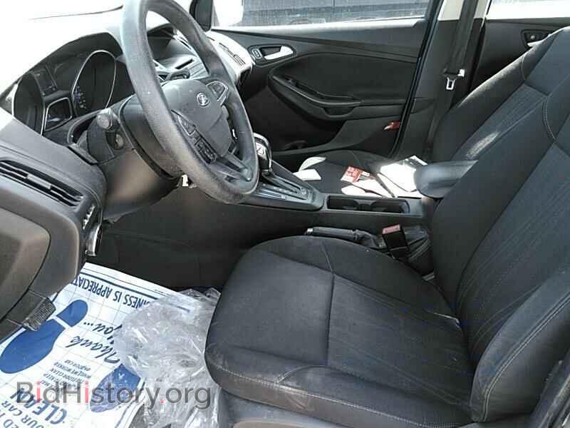 2016 Ford Focus - VIN: 1FADP3F28GL343984 - Photo 3