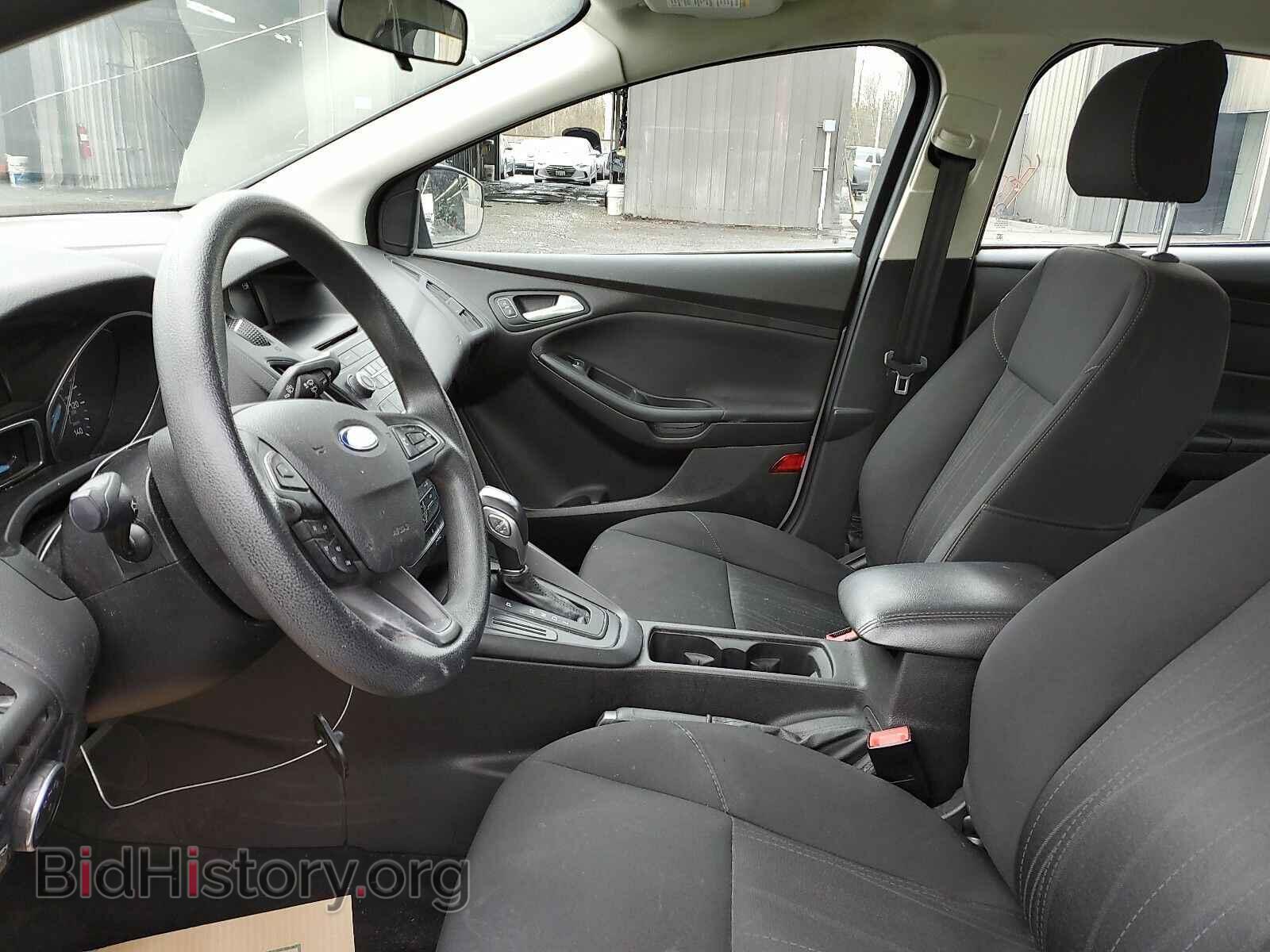 2016 Ford Focus - VIN: 1FADP3F2XGL295114 - Фото 3