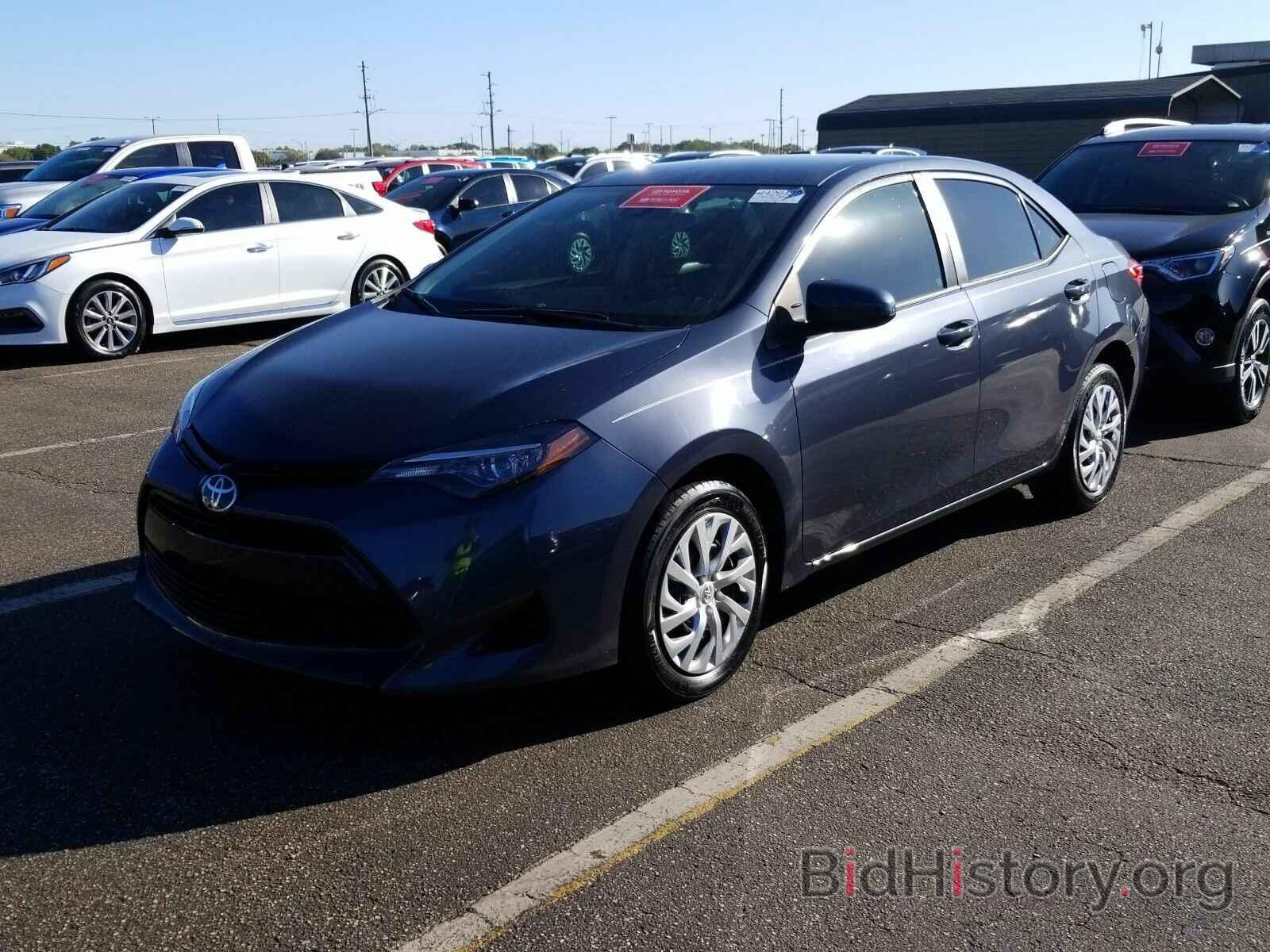 Photo 5YFBURHE6HP735472 - Toyota Corolla 2017