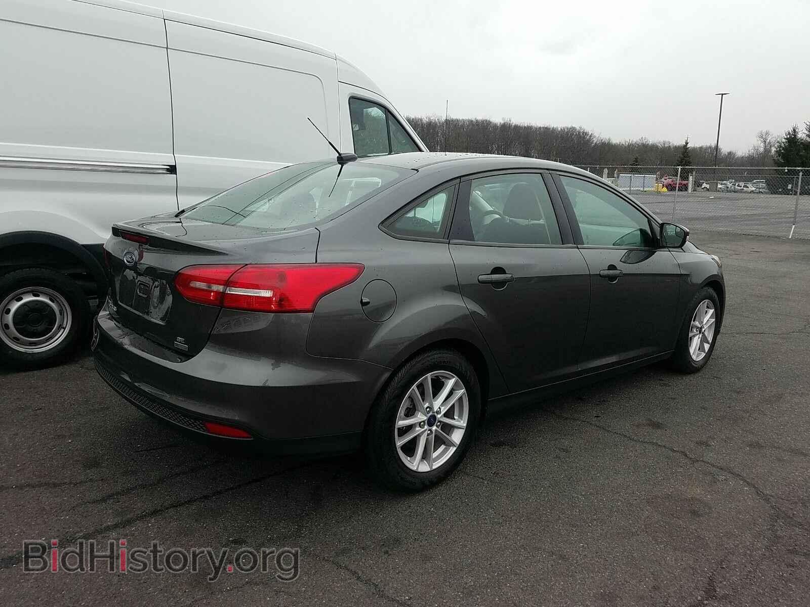 2017 Ford Focus - VIN: 1FADP3FE0HL264188 - Фото 2
