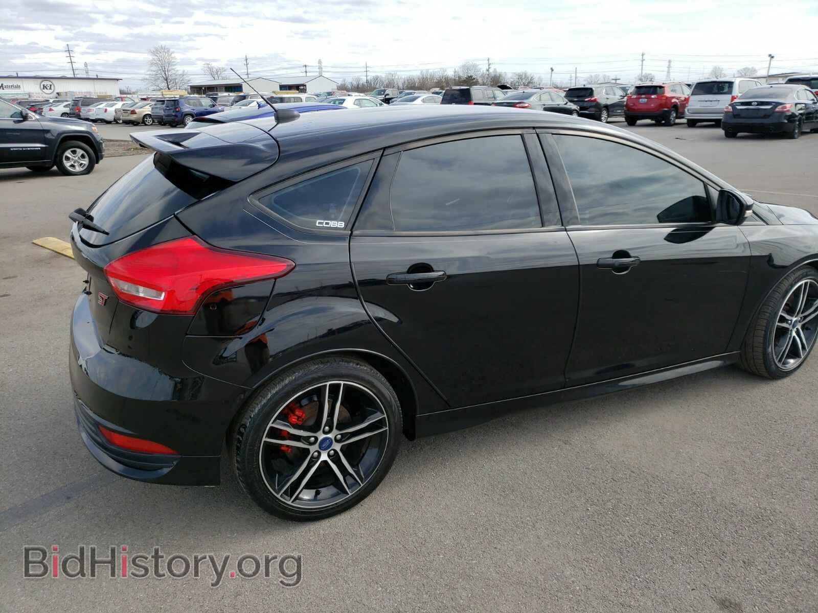 2017 Ford Focus - VIN: 1FADP3L97HL242759 - Фото 2