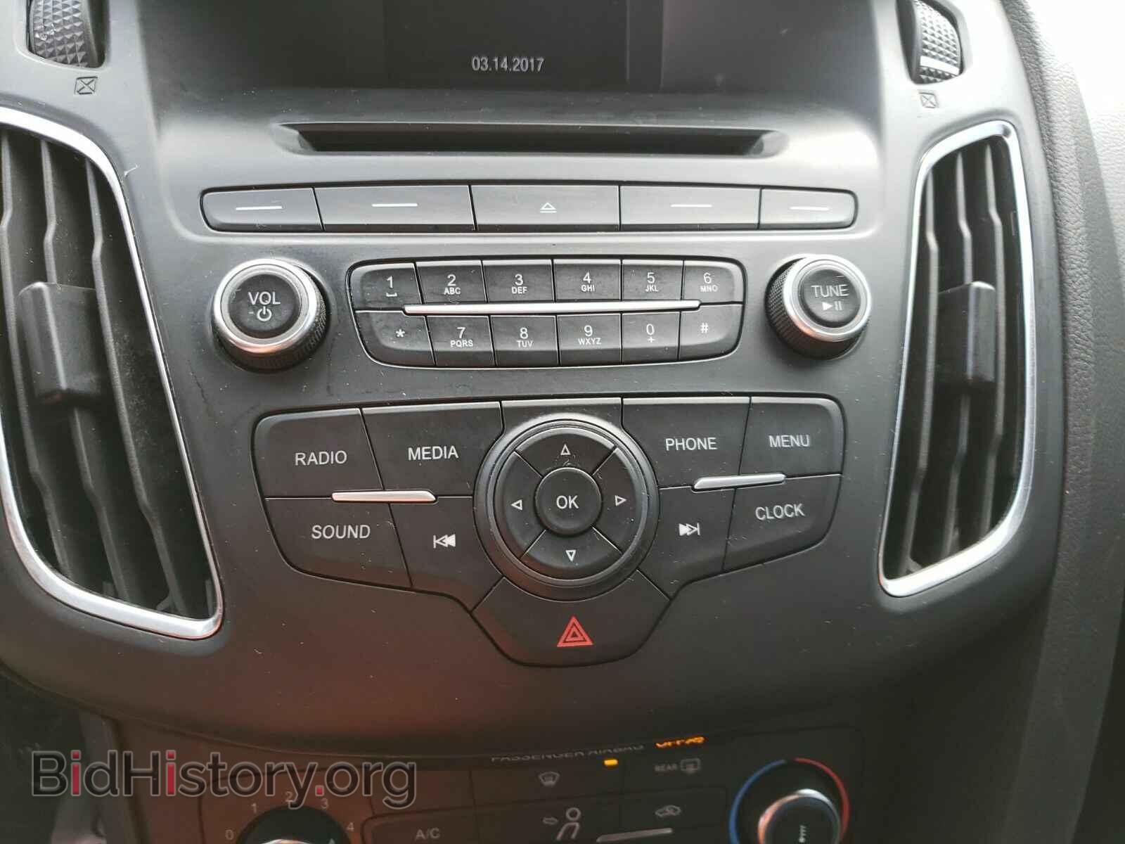 2017 Ford Focus - VIN: 1FADP3L97HL242759 - Фото 4