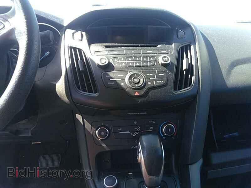 2017 Ford Focus - VIN: 1FADP3E20HL228752 - Фото 4
