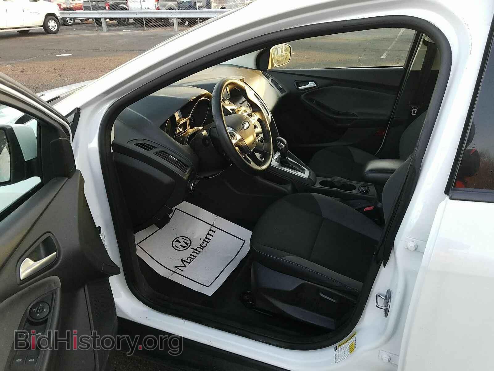 2014 Ford Focus - VIN: 1FADP3F25EL392072 - Photo 3