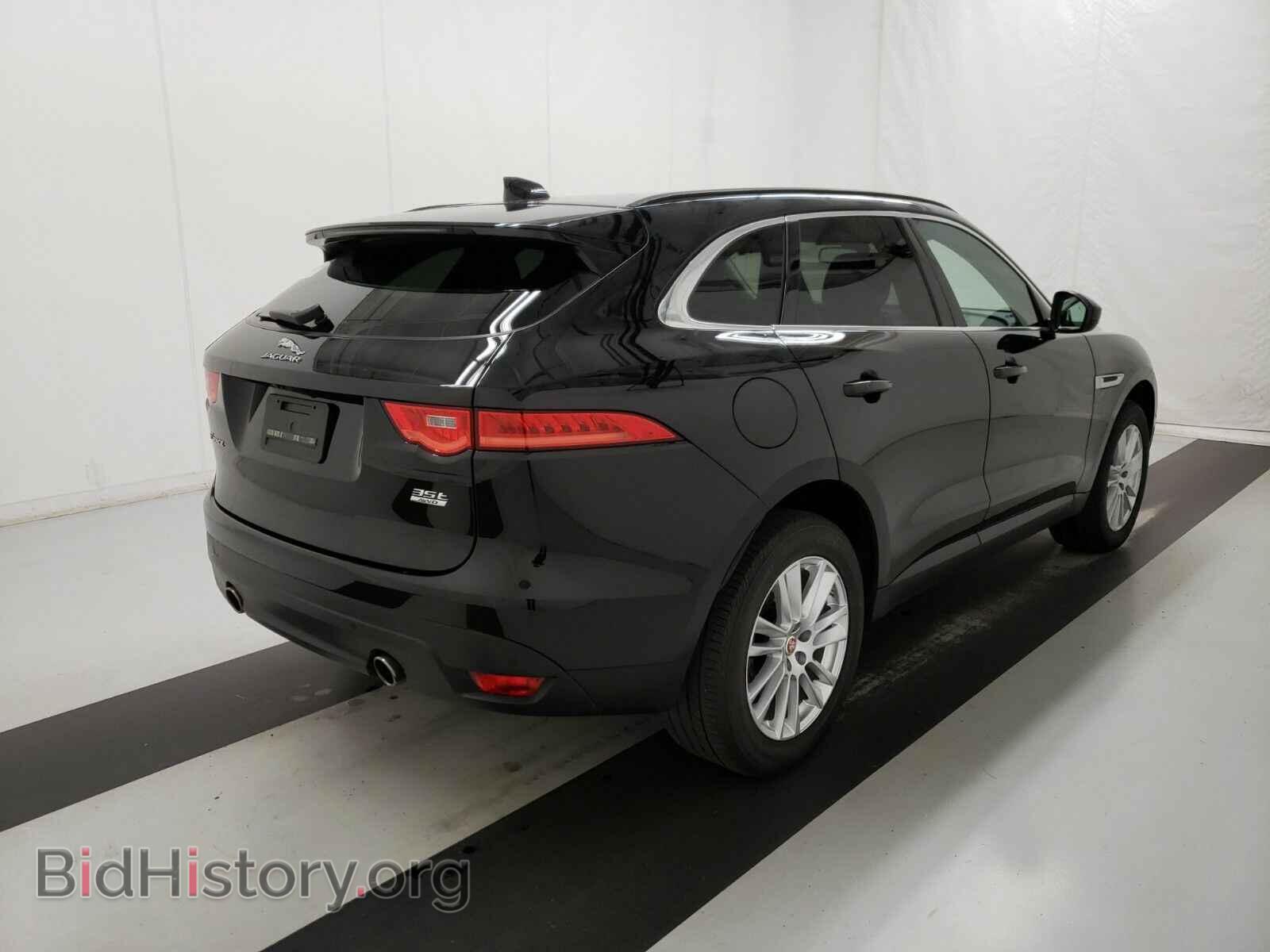 2017 Jaguar F-PACE - VIN: SADCK2BV2HA088877 - Фото 4