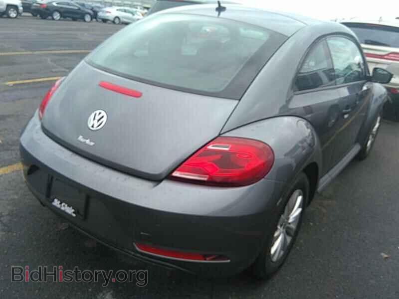 2017 Volkswagen Beetle - VIN: 3VWF17AT2HM618676 - Фото 2
