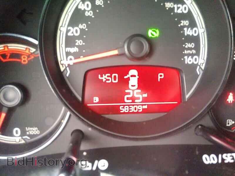 2017 Volkswagen Beetle - VIN: 3VWF17AT2HM618676 - Фото 5