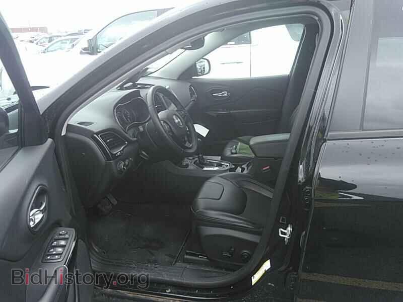 2019 Jeep Cherokee - VIN: 1C4PJMLB2KD393415 - Фото 3