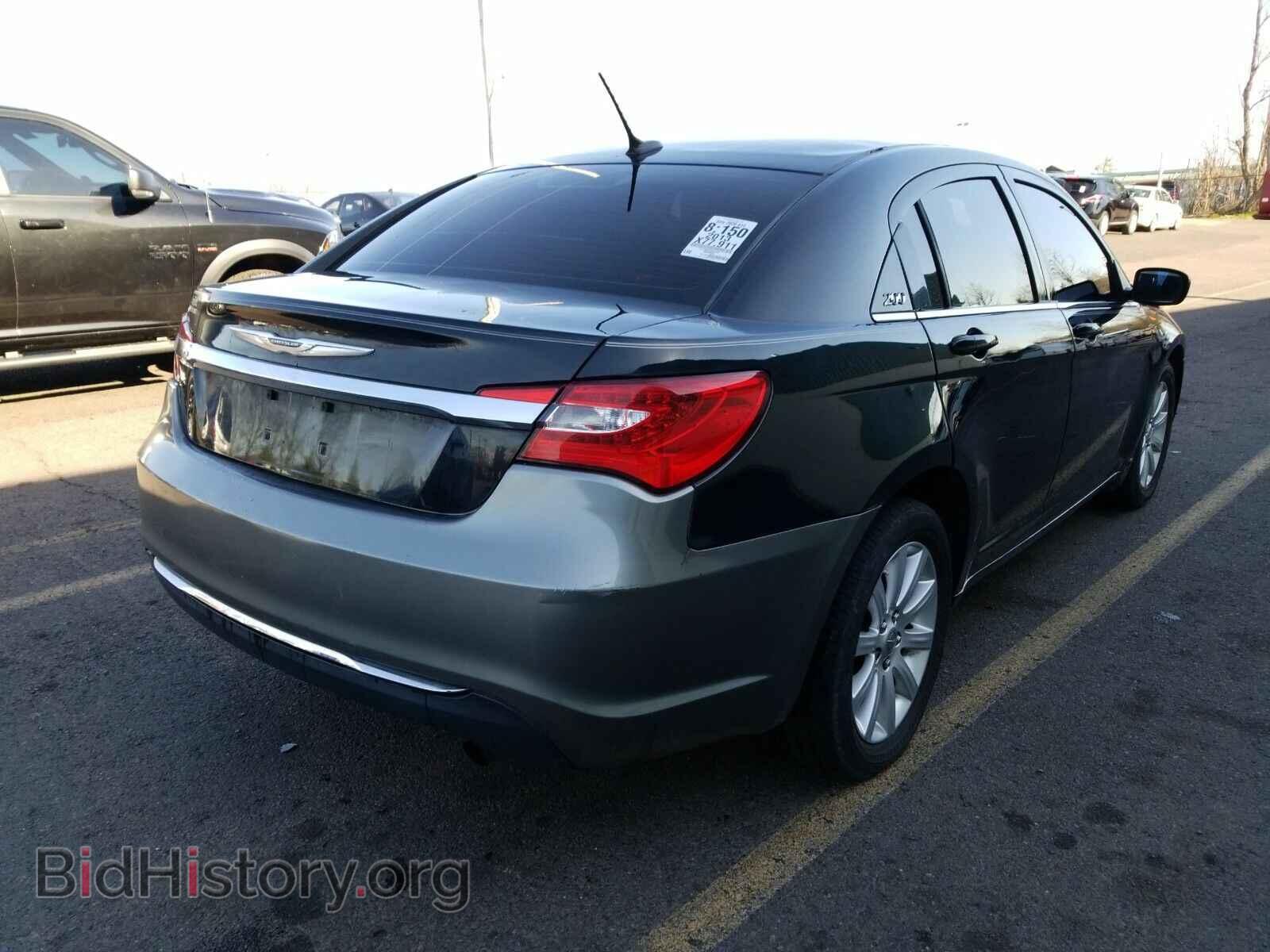 2013 Chrysler 200 - VIN: 1C3CCBBB0DN618303 - Фото 2