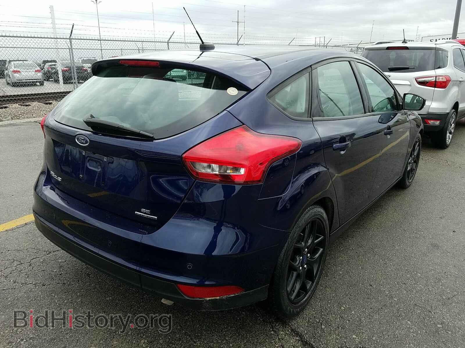 2016 Ford Focus - VIN: 1FADP3K25GL336769 - Photo 2