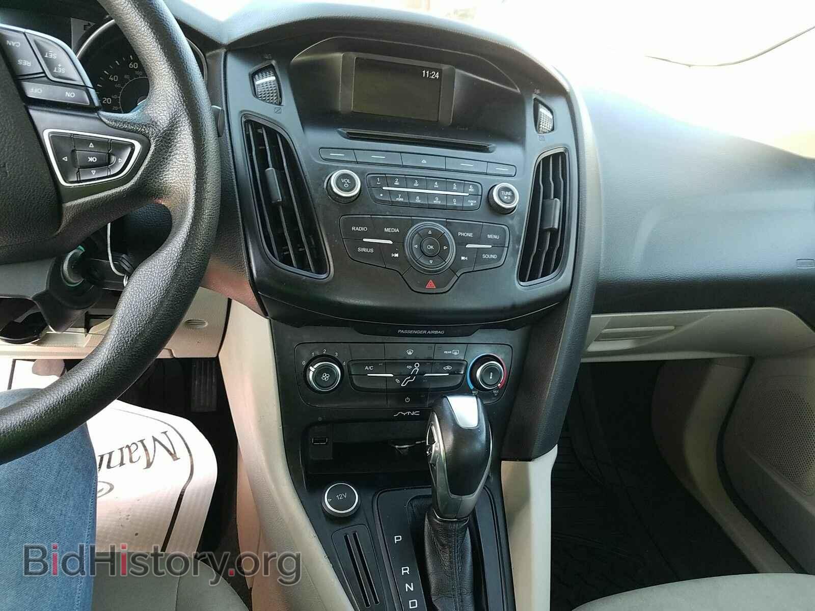 2016 Ford Focus - VIN: 1FADP3F24GL277837 - Фото 4