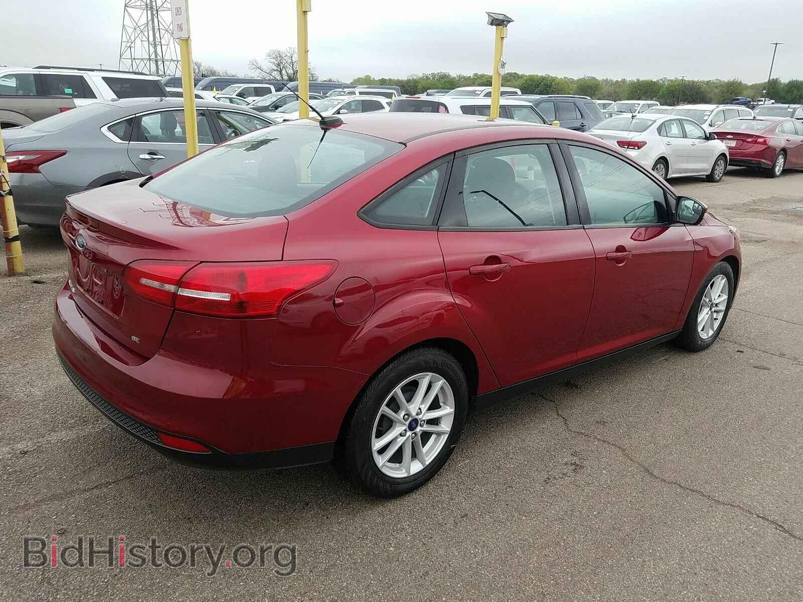 2017 Ford Focus - VIN: 1FADP3F2XHL255147 - Фото 2