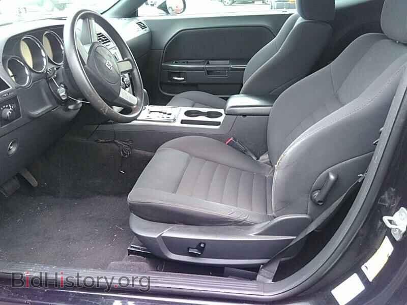 2010 Dodge Challenger - VIN: 2B3CJ4DV0AH319436 - Фото 3