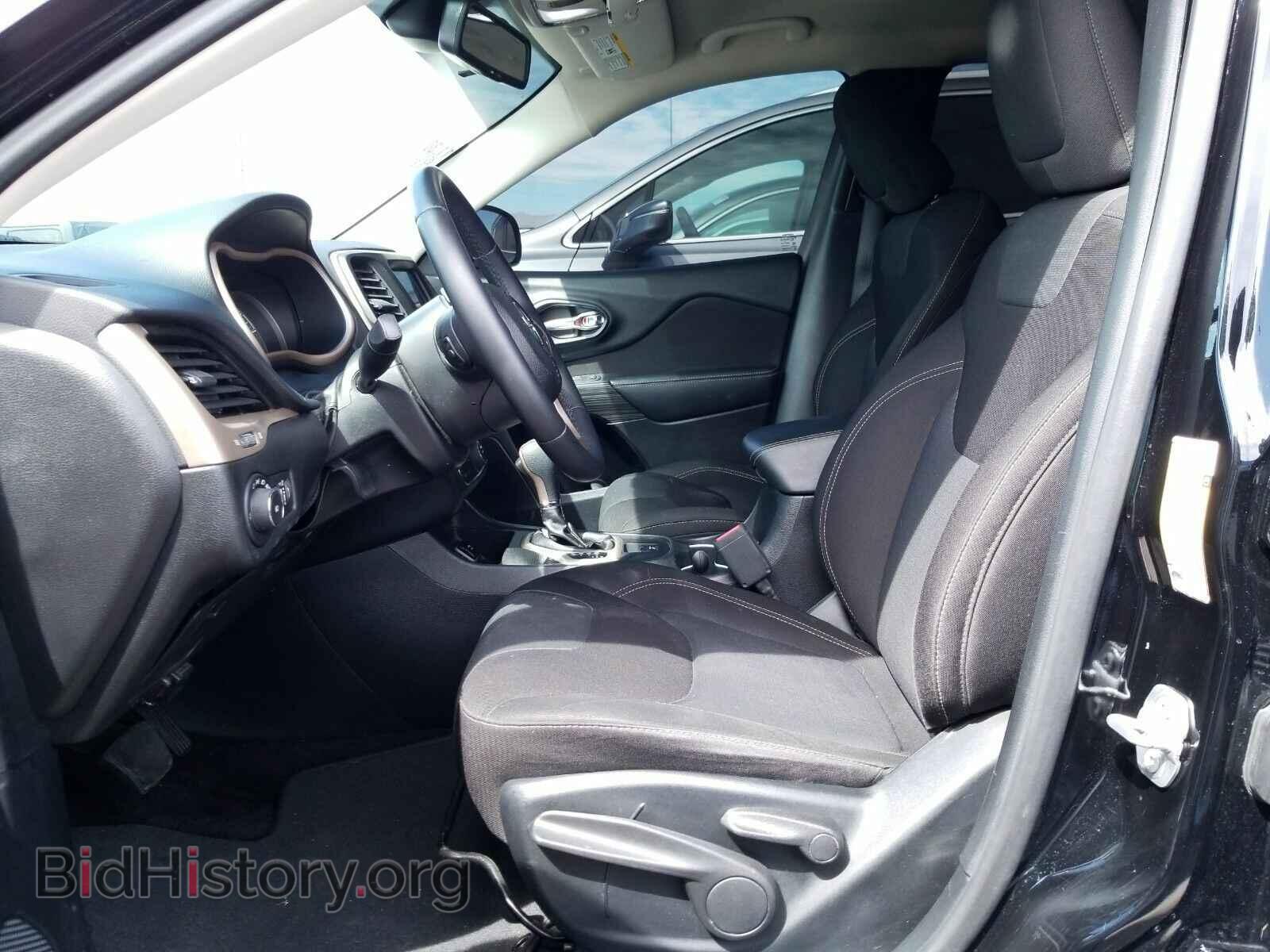 2017 Jeep Cherokee - VIN: 1C4PJLCS2HW548357 - Фото 3