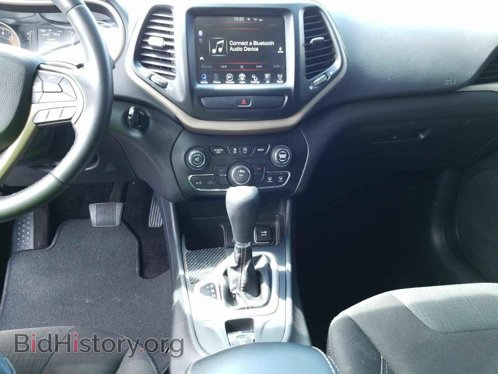 2017 Jeep Cherokee - VIN: 1C4PJLCS2HW548357 - Фото 4