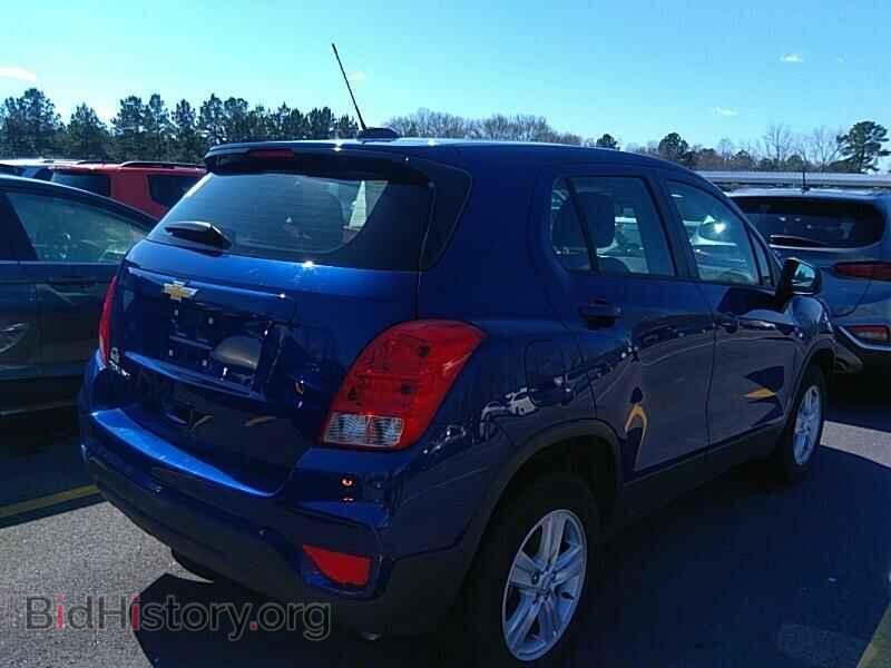2017 Chevrolet Trax - VIN: 3GNCJNSB9HL196337 - Фото 2