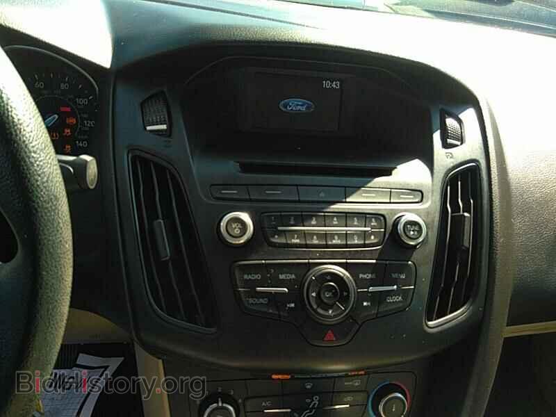 2016 Ford Focus - VIN: 1FADP3F22GL279392 - Photo 4