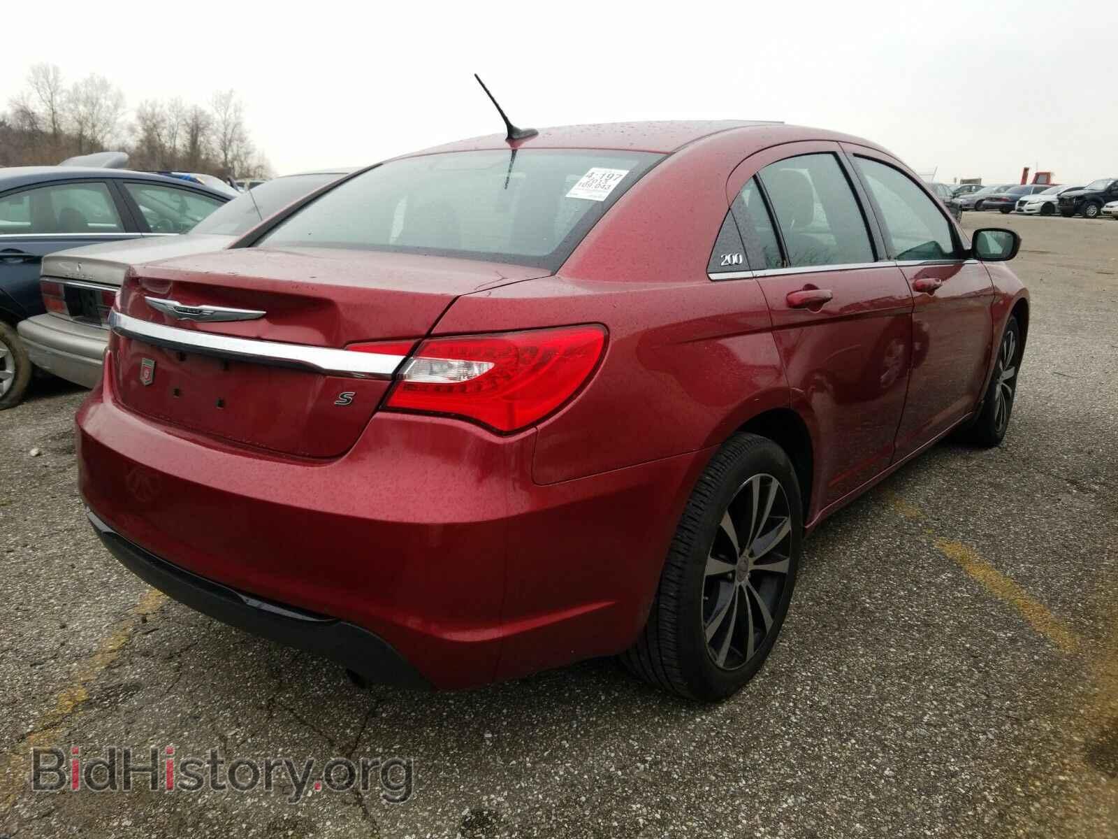2013 Chrysler 200 - VIN: 1C3CCBBB8DN621109 - Фото 2