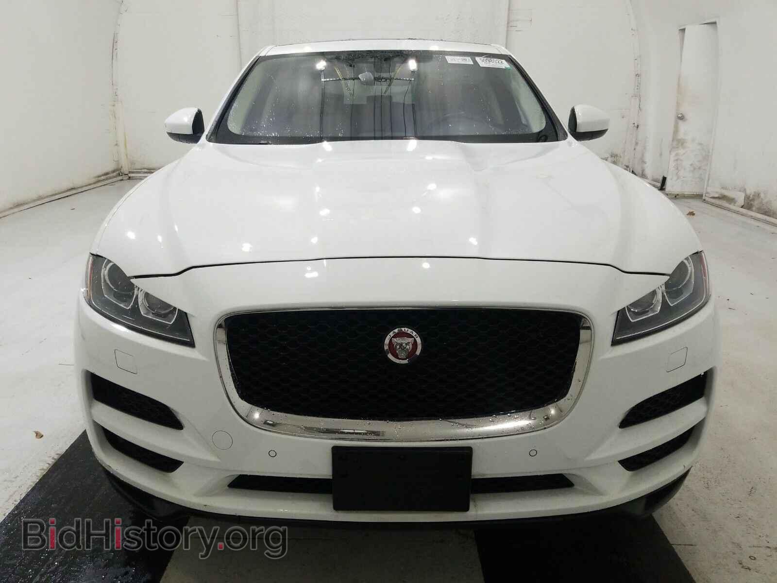2017 Jaguar F-PACE - VIN: SADCJ2BV7HA093544 - Фото 2