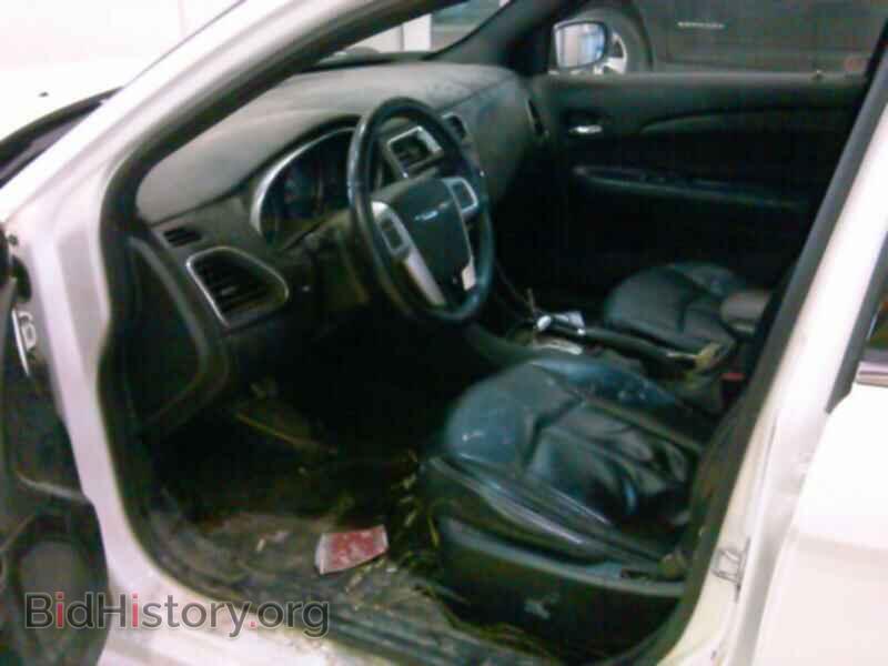 2012 Chrysler 200 - VIN: 1C3CCBCGXCN266548 - Фото 3