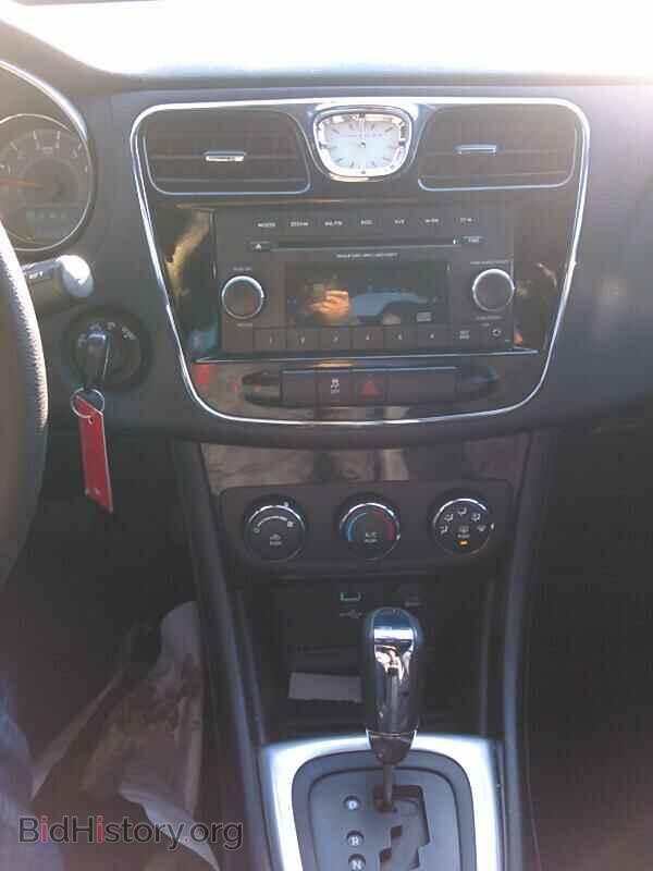 2013 Chrysler 200 - VIN: 1C3CCBAB4DN668218 - Фото 4