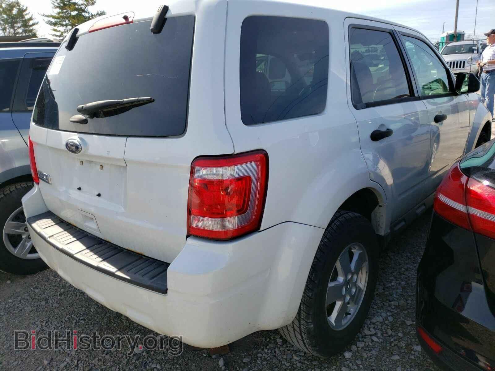 2011 Ford Escape - VIN: 1FMCU9C79BKB73551 - Фото 2