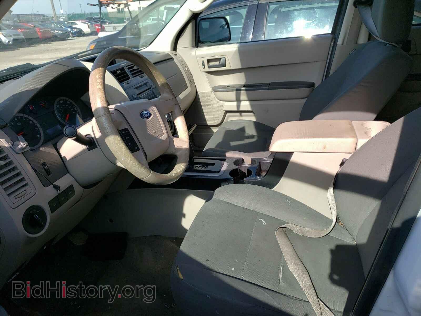 2011 Ford Escape - VIN: 1FMCU9C79BKB73551 - Фото 3