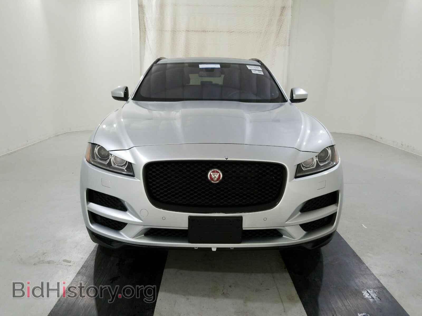 2017 Jaguar F-PACE - VIN: SADCK2BV7HA068883 - Фото 2