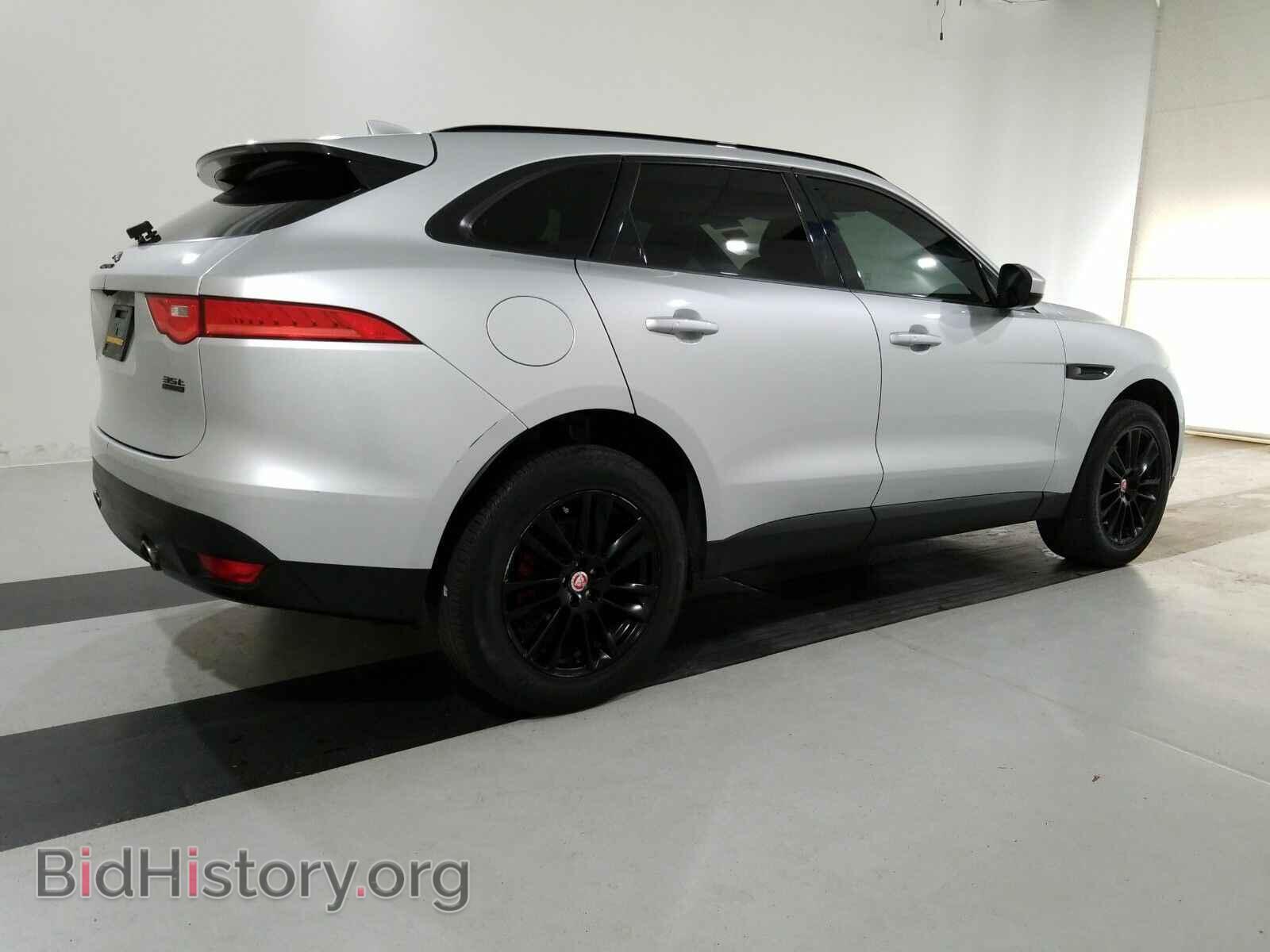 2017 Jaguar F-PACE - VIN: SADCK2BV7HA068883 - Фото 4