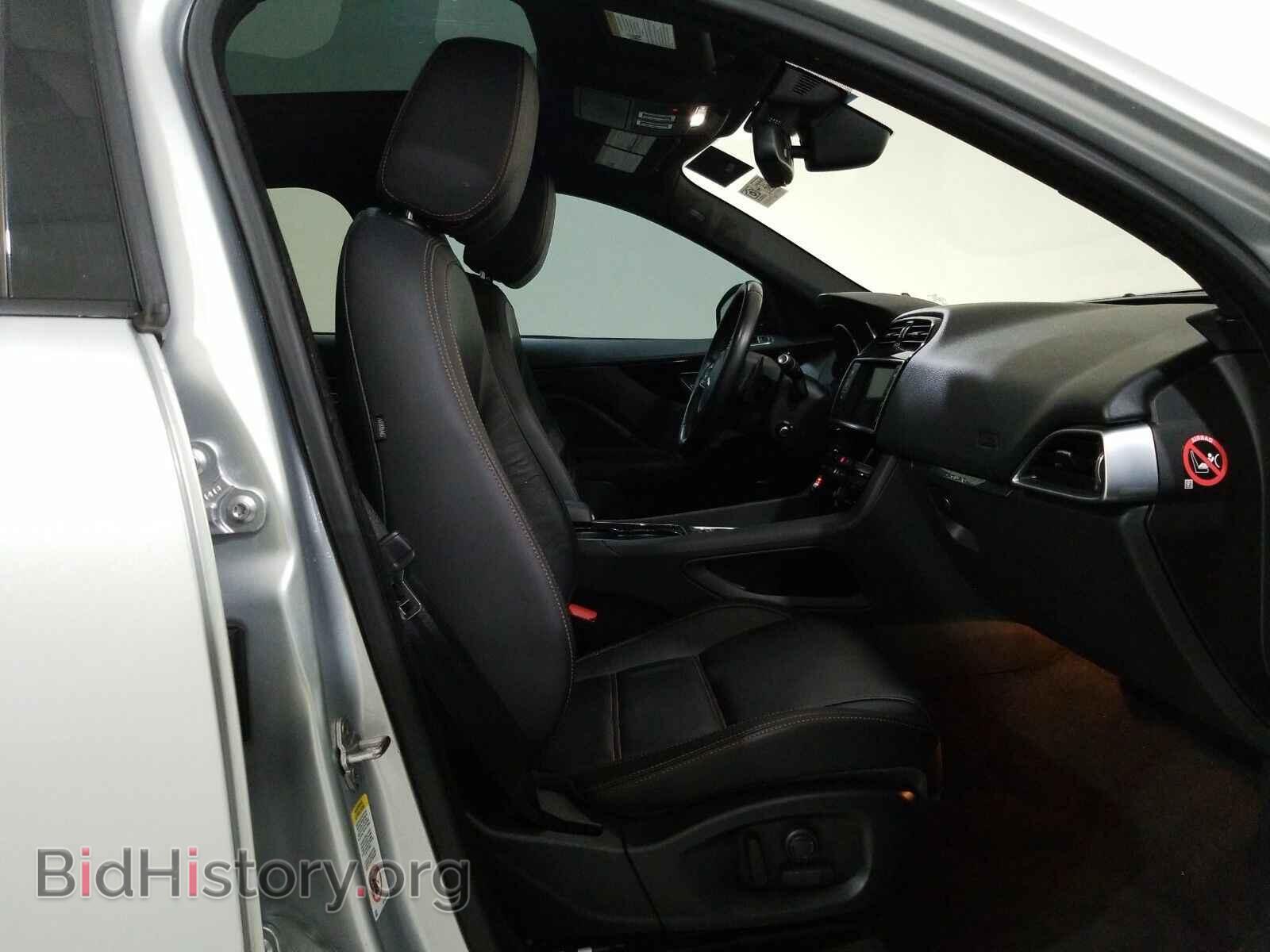 2017 Jaguar F-PACE - VIN: SADCK2BV7HA068883 - Фото 8