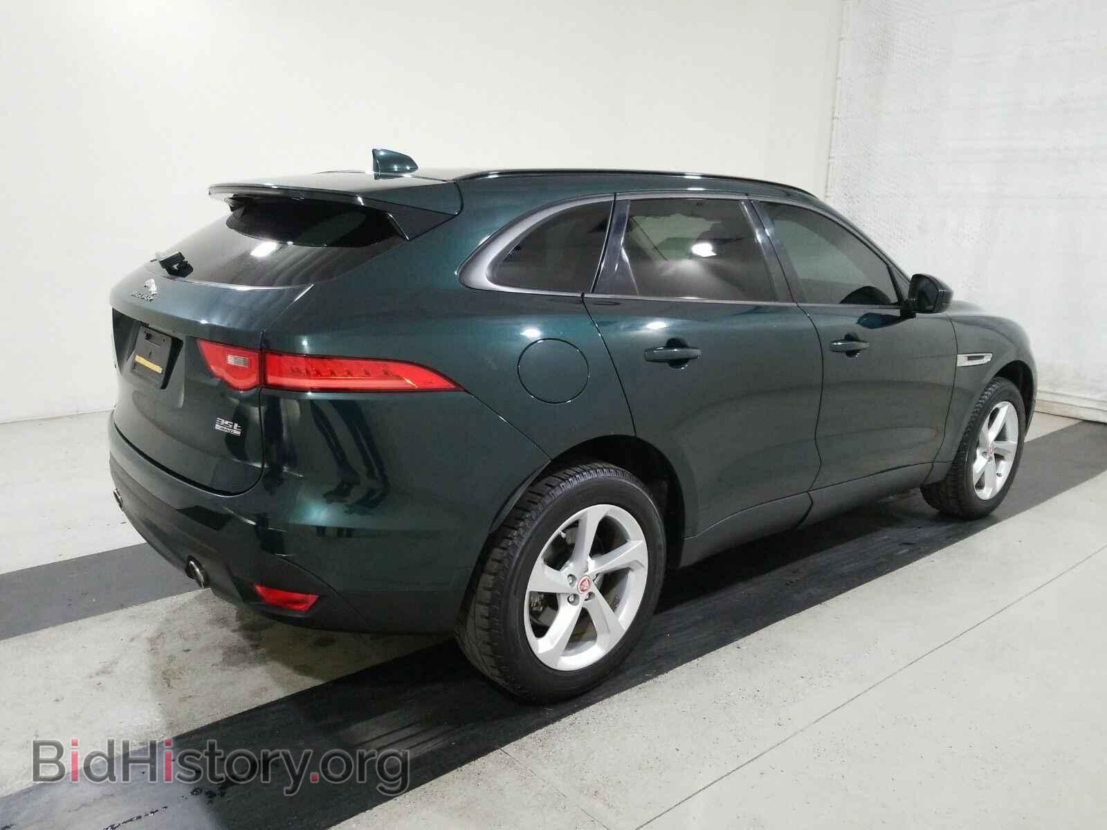 2017 Jaguar F-PACE - VIN: SADCJ2BV8HA087235 - Фото 4