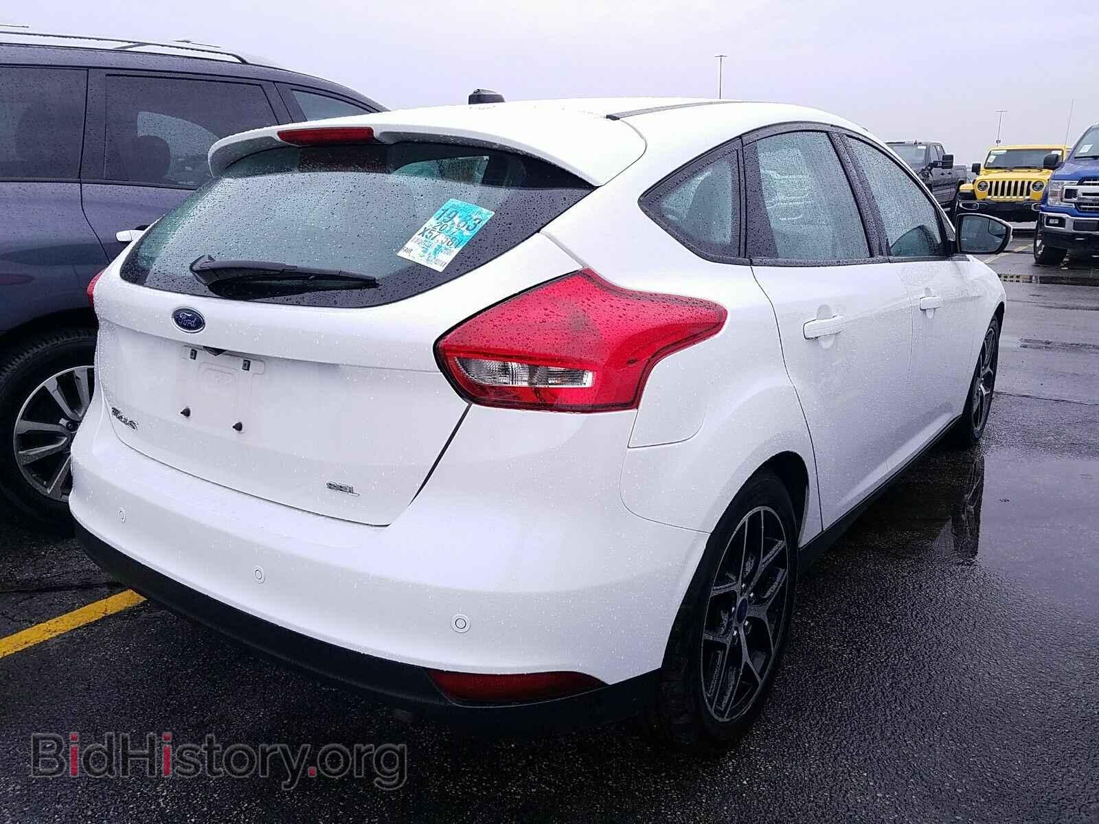 2017 Ford Focus - VIN: 1FADP3M23HL247829 - Фото 2