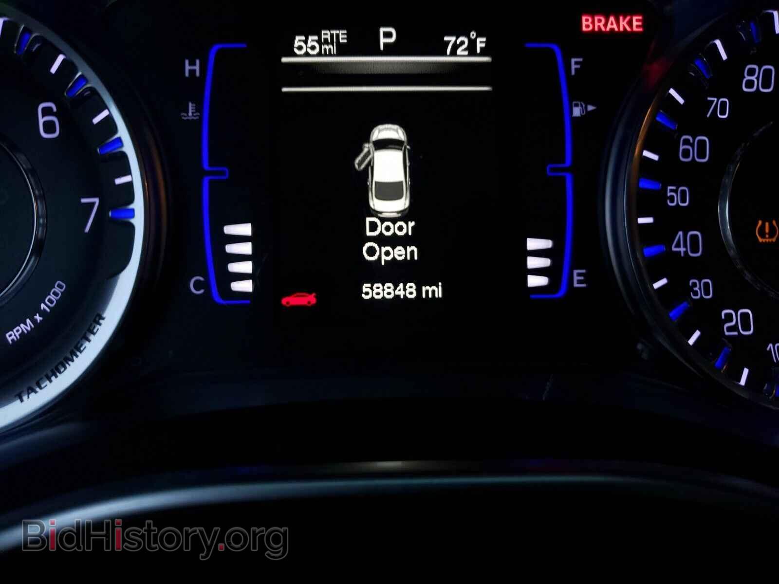 2016 Chrysler 200 - VIN: 1C3CCCAB0GN143473 - Photo 5