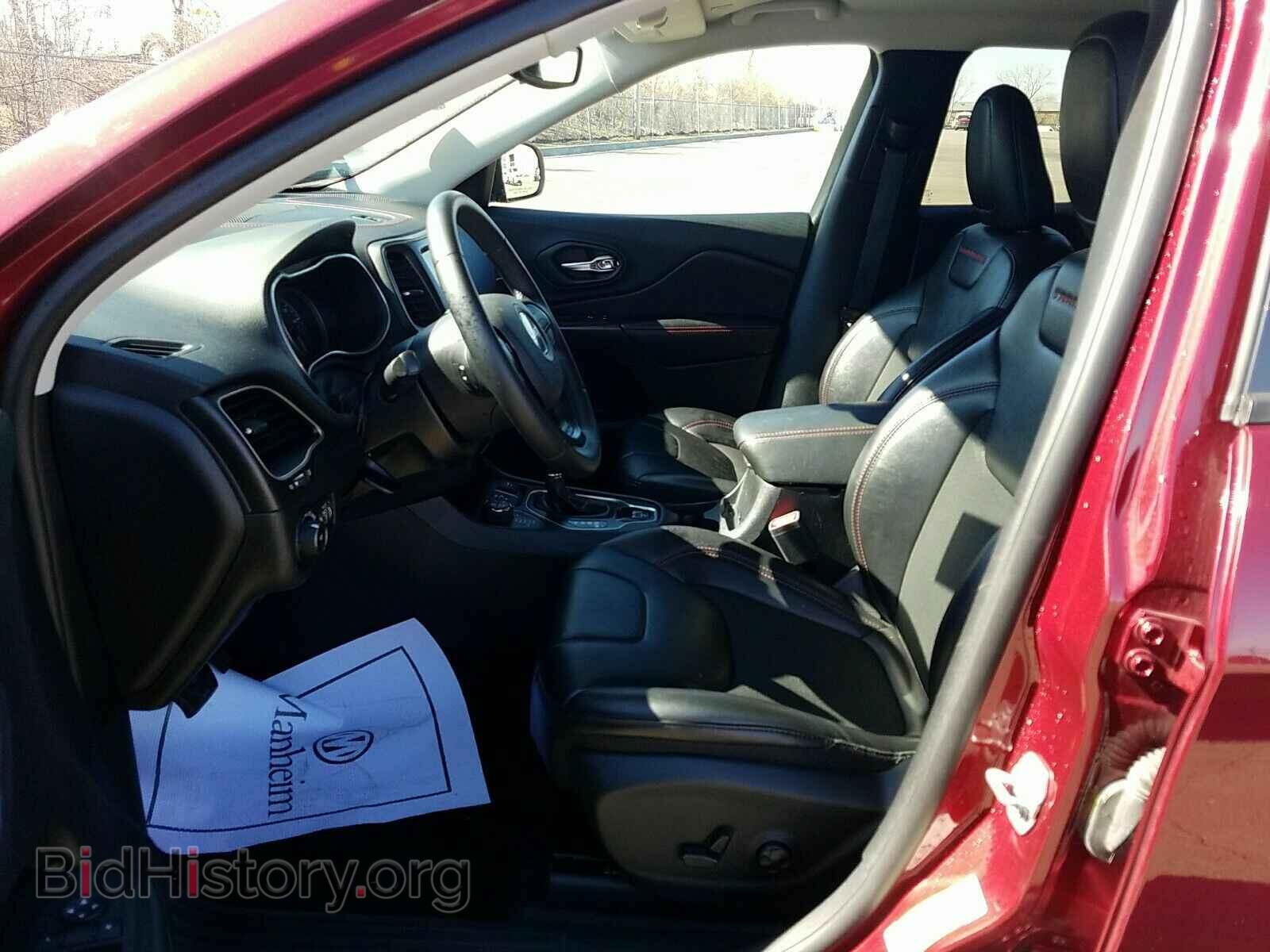 2019 Jeep Cherokee - VIN: 1C4PJMBX2KD445879 - Фото 3