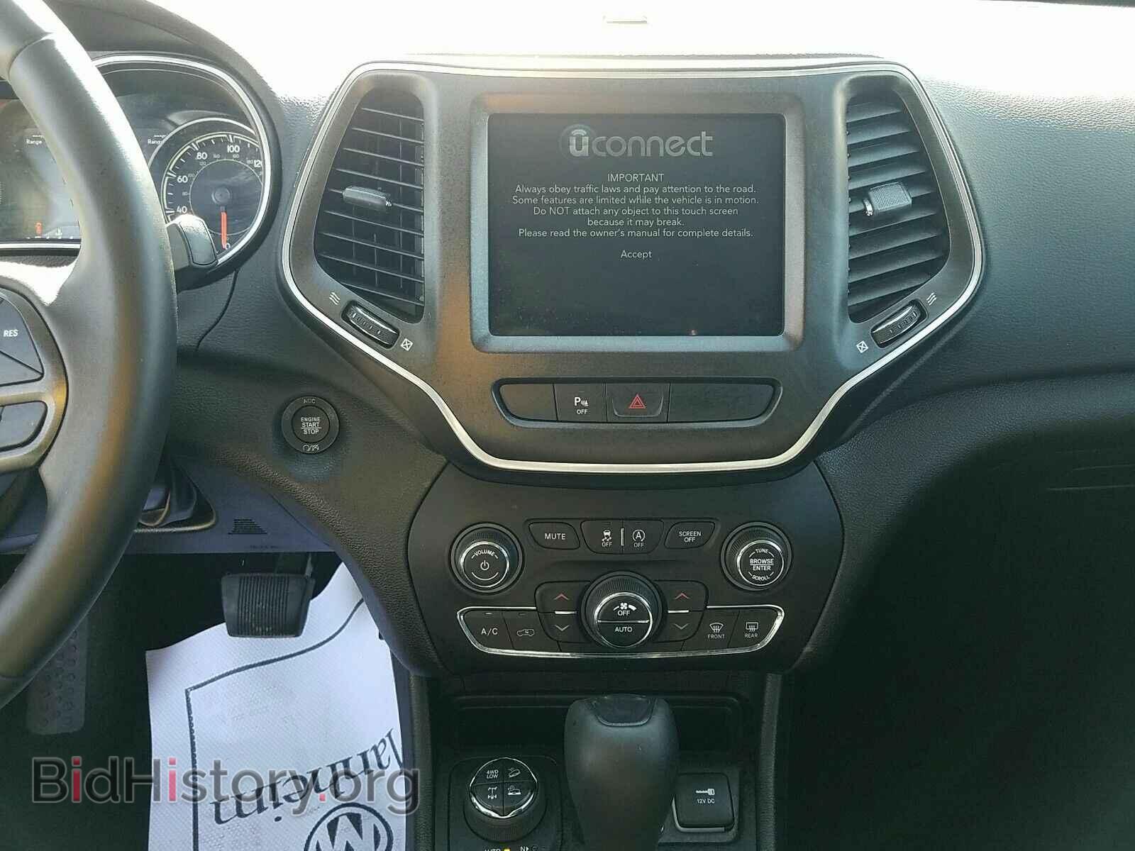 2019 Jeep Cherokee - VIN: 1C4PJMBX2KD445879 - Фото 4
