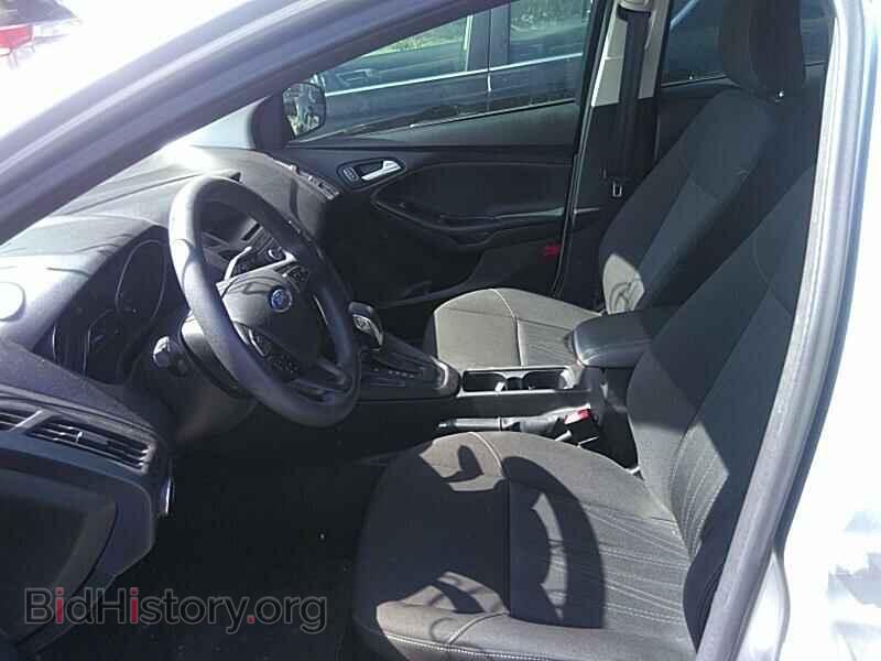 2017 Ford Focus - VIN: 1FADP3K25HL245793 - Фото 3